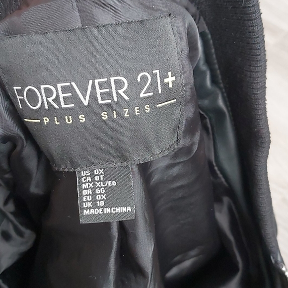 Forever 21 bomber jacket - Picture 2 of 3